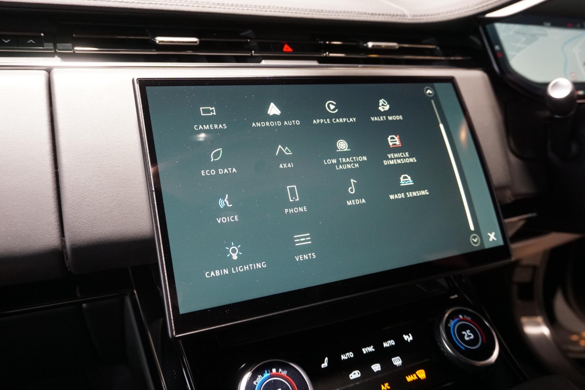 Land Rover Range Rover Sport 3.0 D300 MHEV Dynamic SE SUV 5dr Diesel Auto 4WD Euro 6 (s/s) (300 ps)